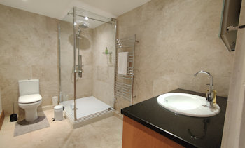 Bathroom 1, Monkhall 2 Holiday Cottage, Herefordshire Bathroom 1, Monkhall 2 Holiday Cottage, Herefordshire